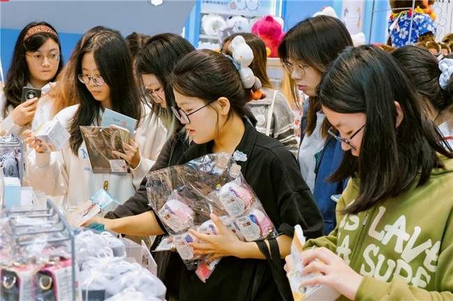 名创优品MINISO焕新西安商业，超6000种IP商品构建沉浸式兴趣消费空间