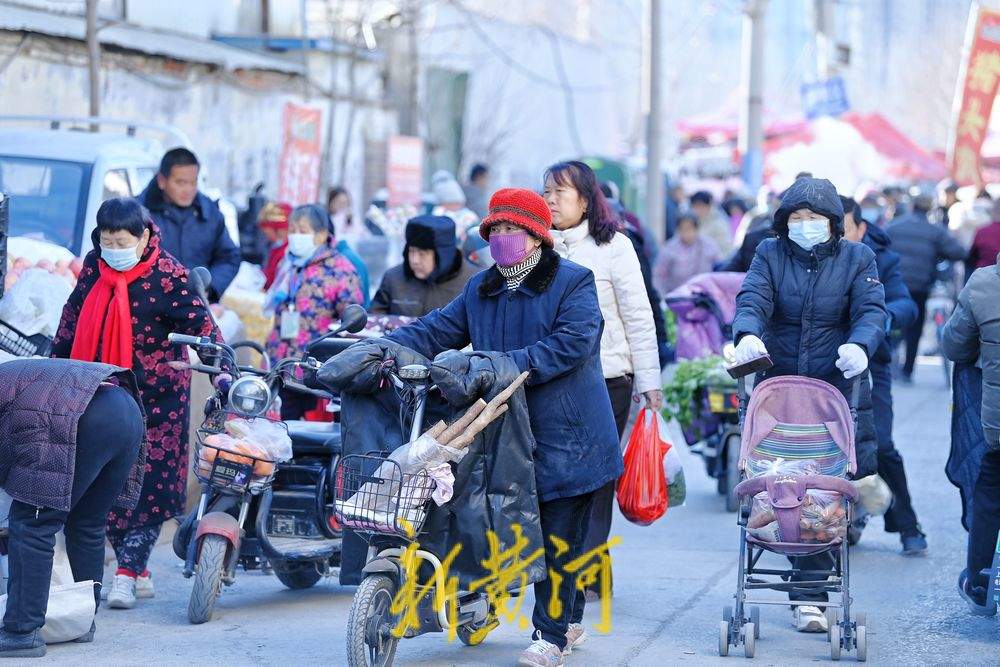 泉城腊月大集年味浓