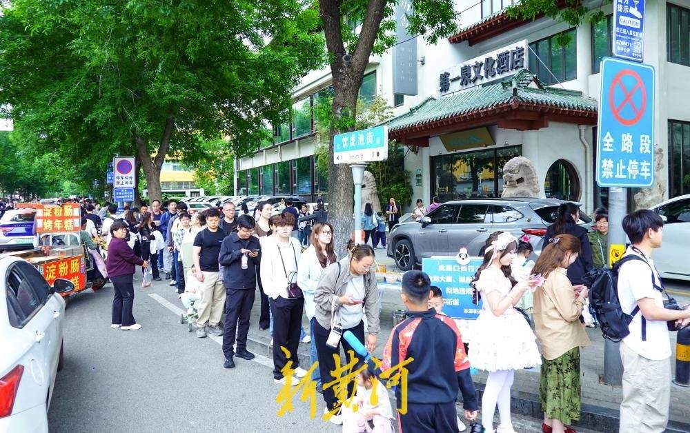 30秒一镜到底，看趵突泉游园有多火