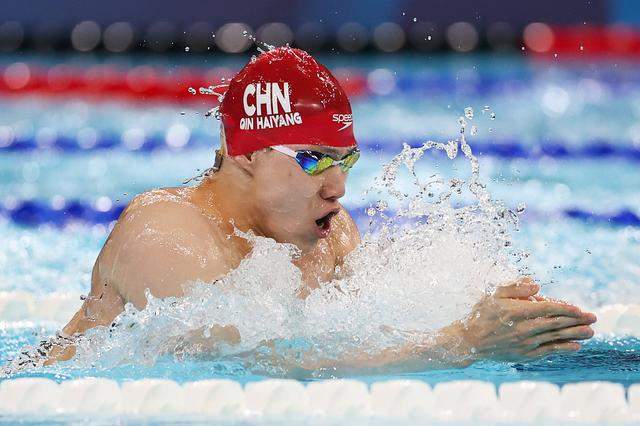 为什么覃海洋后半程游崩了 “三冠王”怎么了？