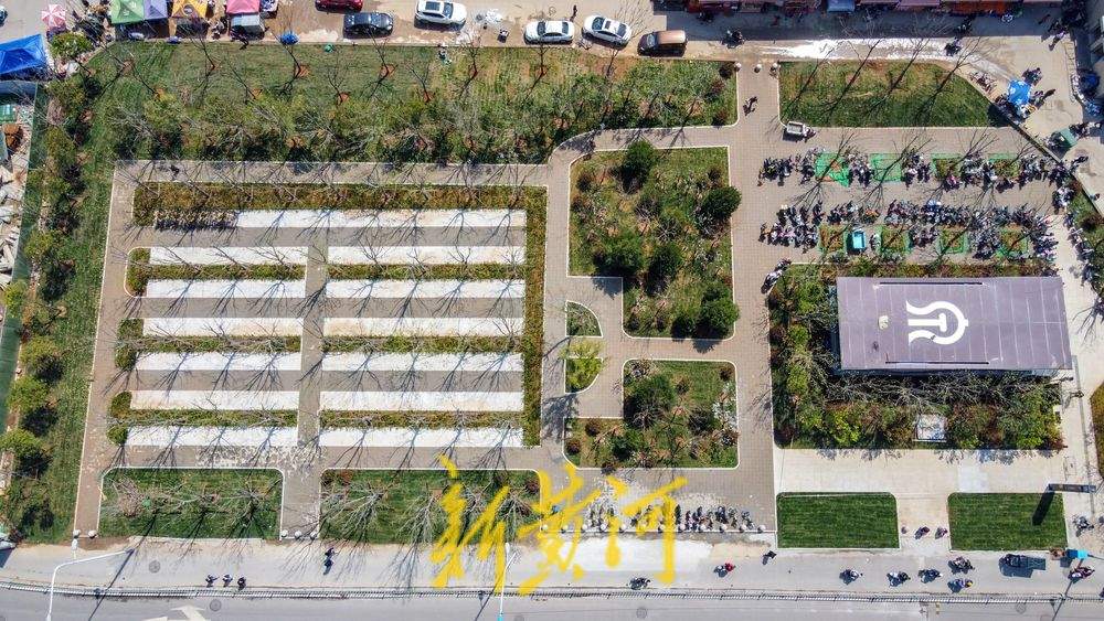 地铁出入口旁停车场提升 改造为新能源汽车充换电站