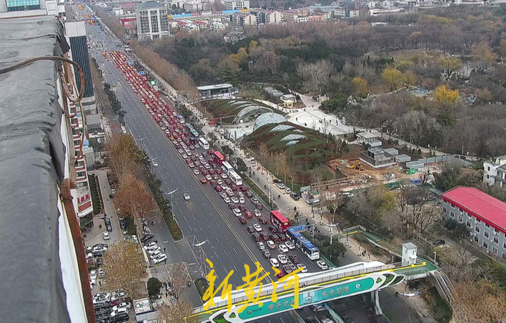 地铁新线“地下分流”、信号调优“地上提速”，济南经十路高峰拥堵下降19.22%