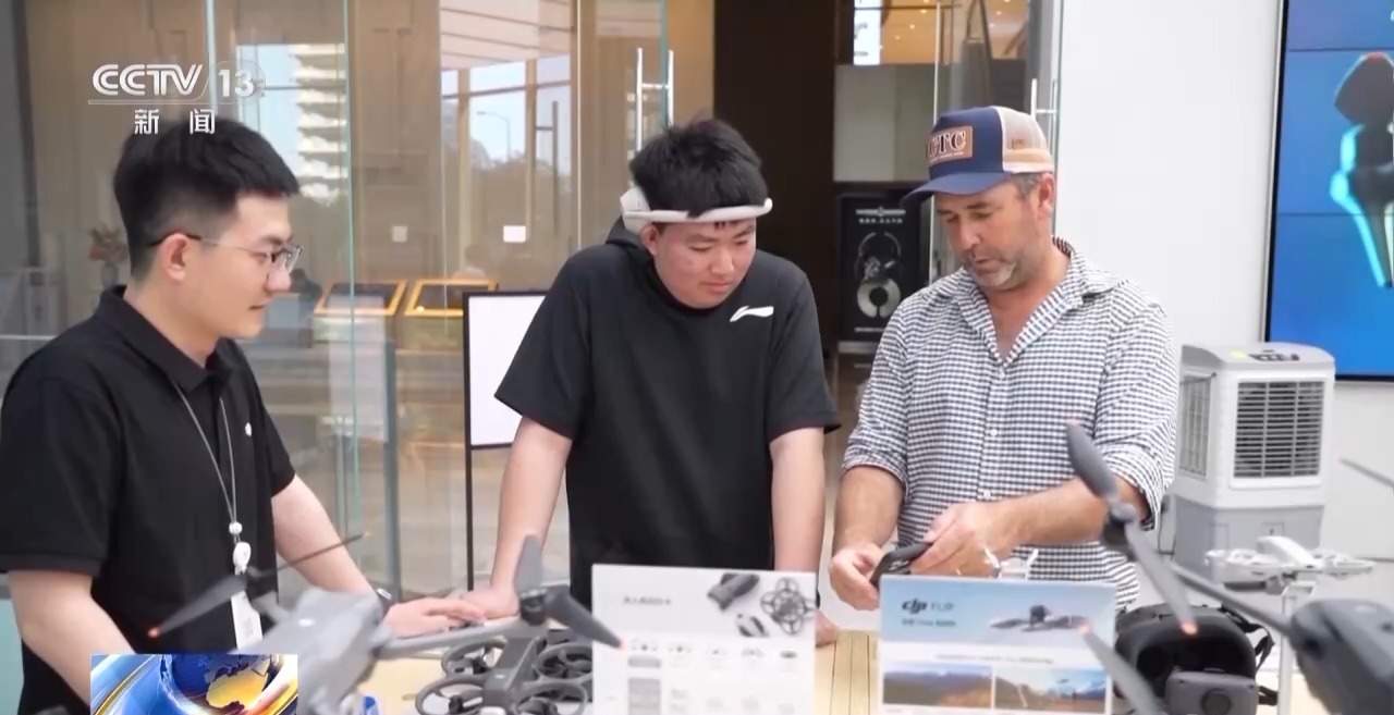 外国游客“买买买”！离境退税“即买即退”激活入境消费新活力