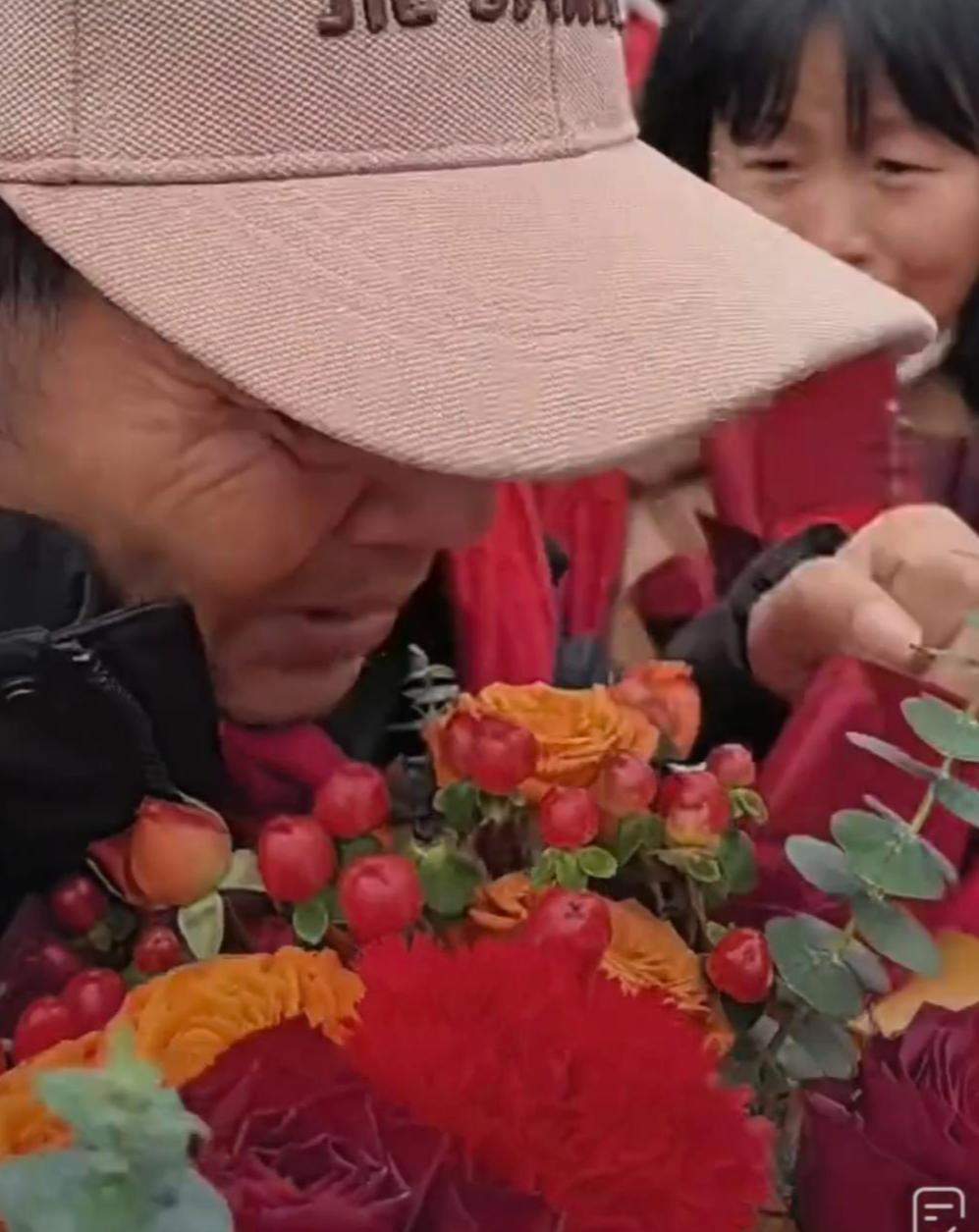 四川男童走失被拐到安徽：凭腊肉、折耳根记忆，漂泊40余年终于找到亲人