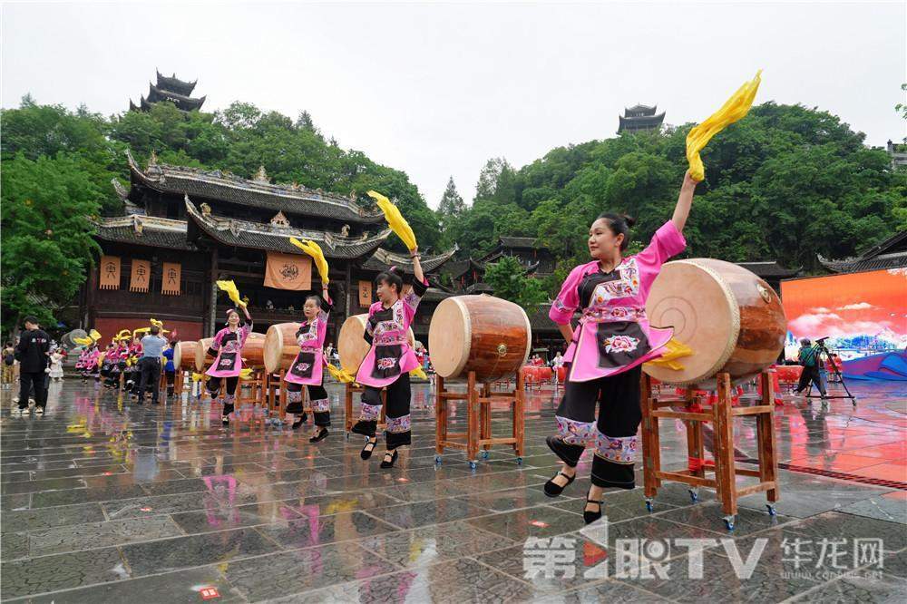 全国网媒重庆行｜踩花山很“燃” 水上大赛很“潮”！彭水好戏连台
