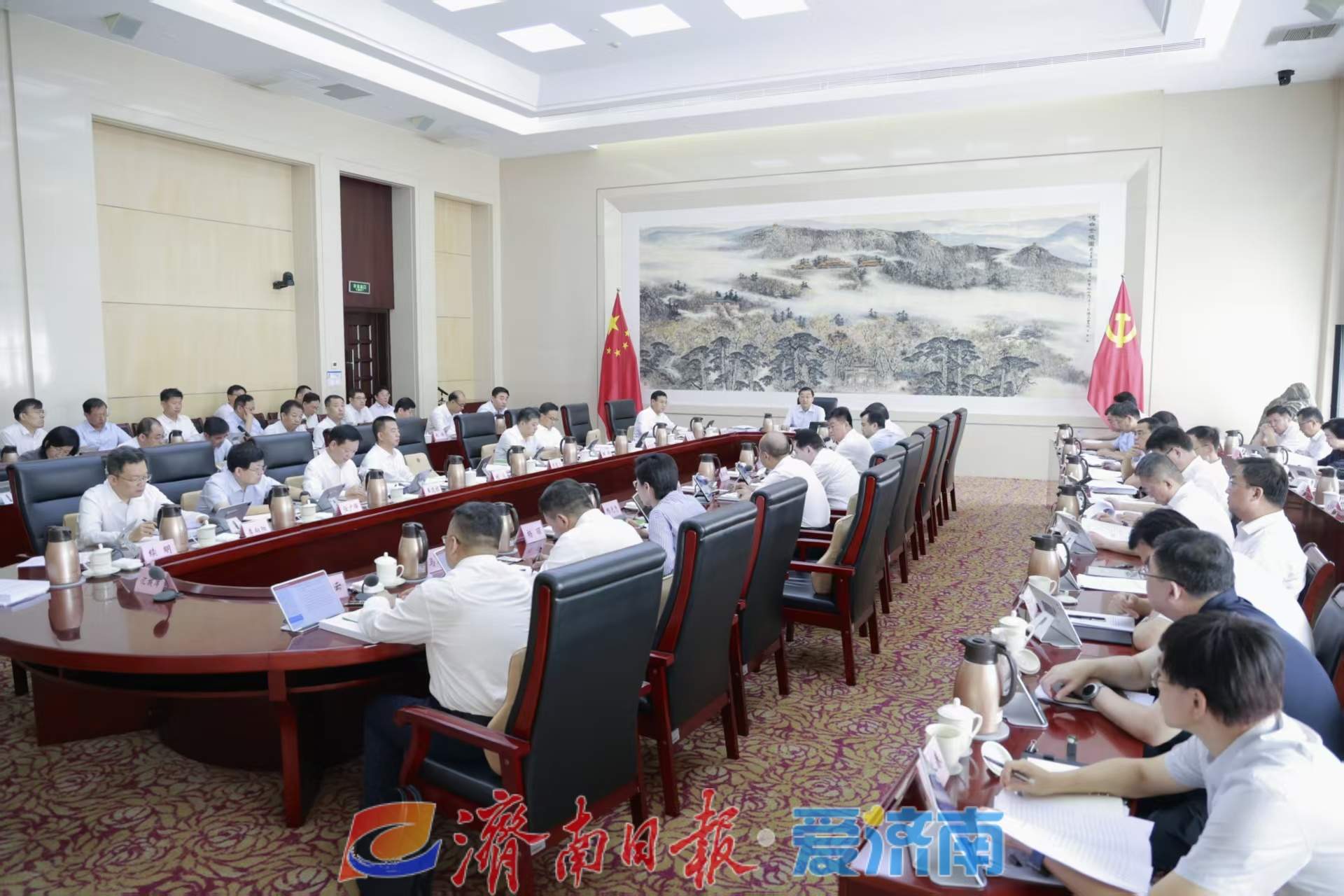 市委常委会召开会议 研究生态环保、群众身边不正之风和腐败问题集中整治等事项