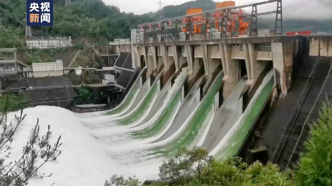 长江中下游强降雨持续，部分河流发生洪水！避险指南