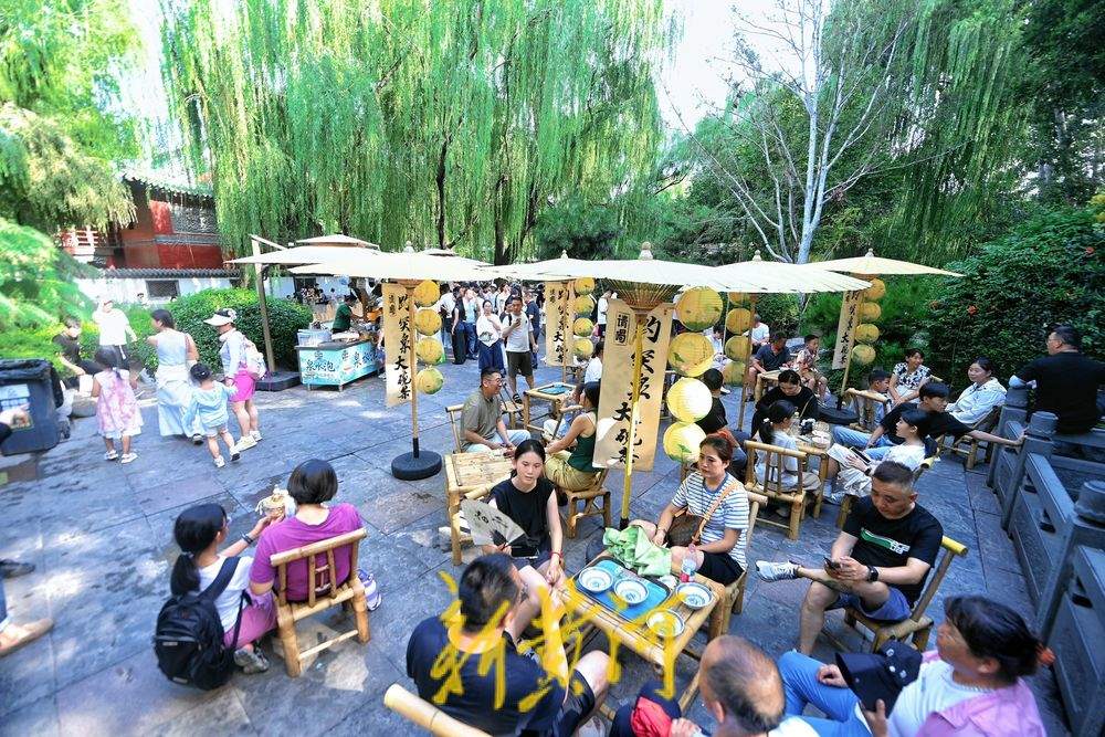 泉水大碗茶 浓浓烟火气