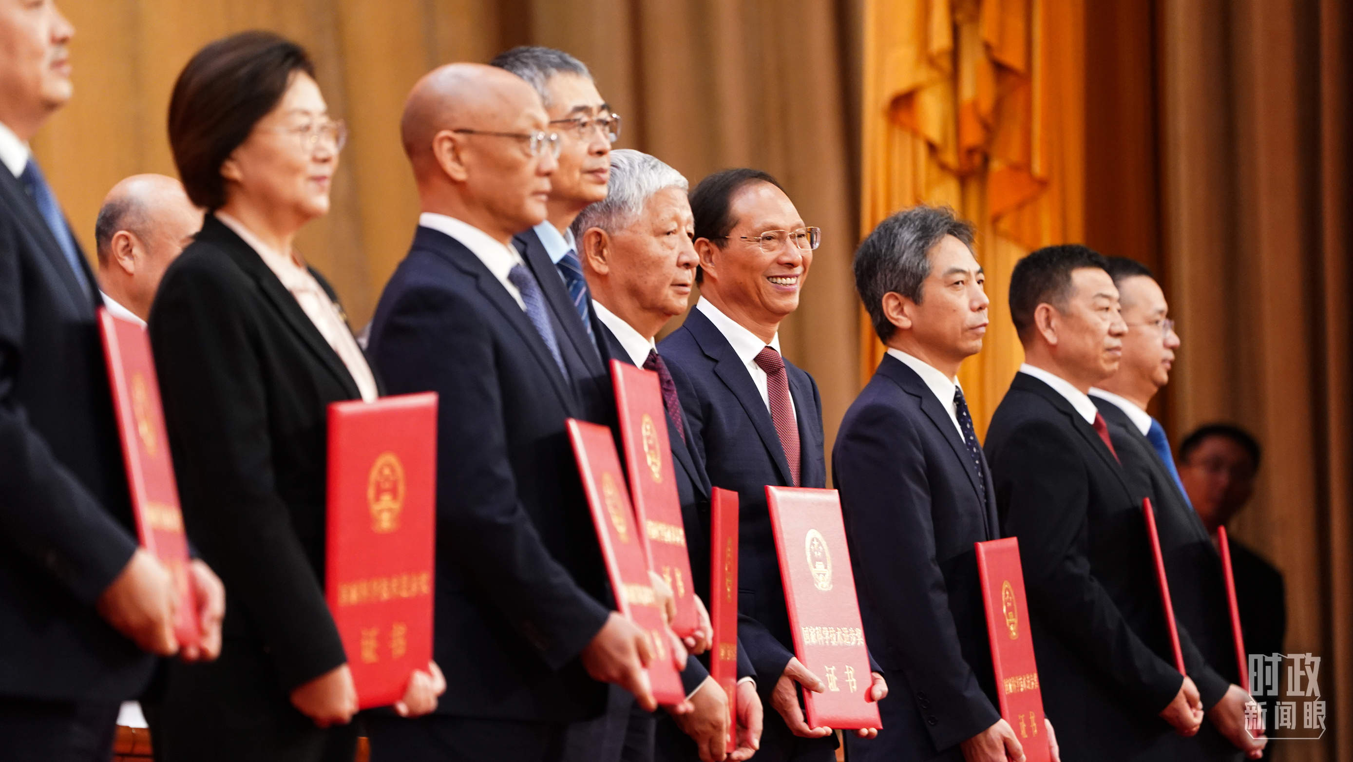 时政新闻眼丨中国式现代化为何关键在科技现代化？总书记作出战略指引