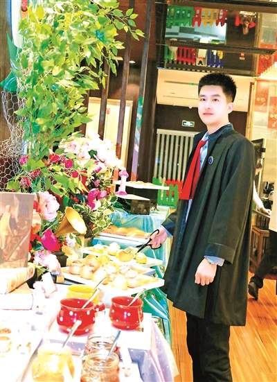 “社交浓人” 不是在聚会就是在聚会的路上