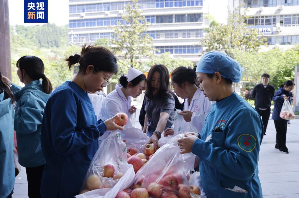 全城接力 不到1天卖完8000斤苹果