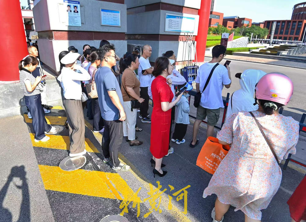 8.8万考生入场！济南中考首日，考点外“旗开得胜红”“一举夺魁黄”刷屏了