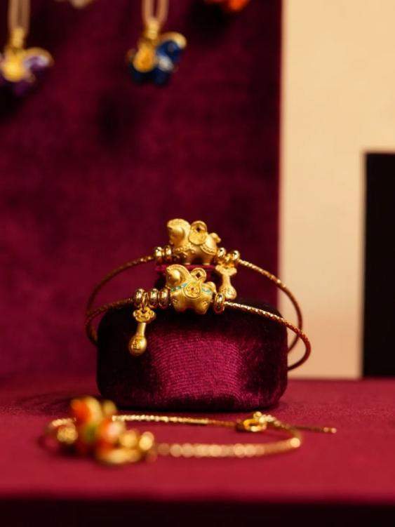 金喜对撞！周大生这场超级首饰发布让年轻人疯狂“上头”