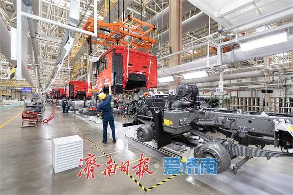 项目引擎轰鸣 万亿之城再越新峰