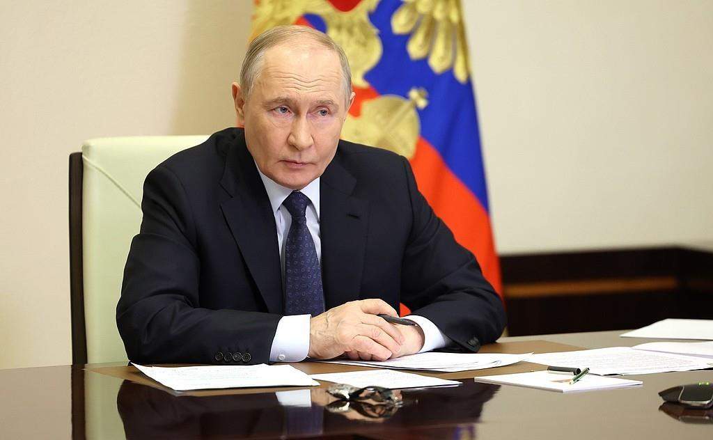 普京与伊朗总统通话 讨论中东局势及双边合作