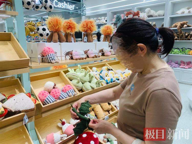 年轻人刮起“养娃”风，治愈经济到底有什么魔力？