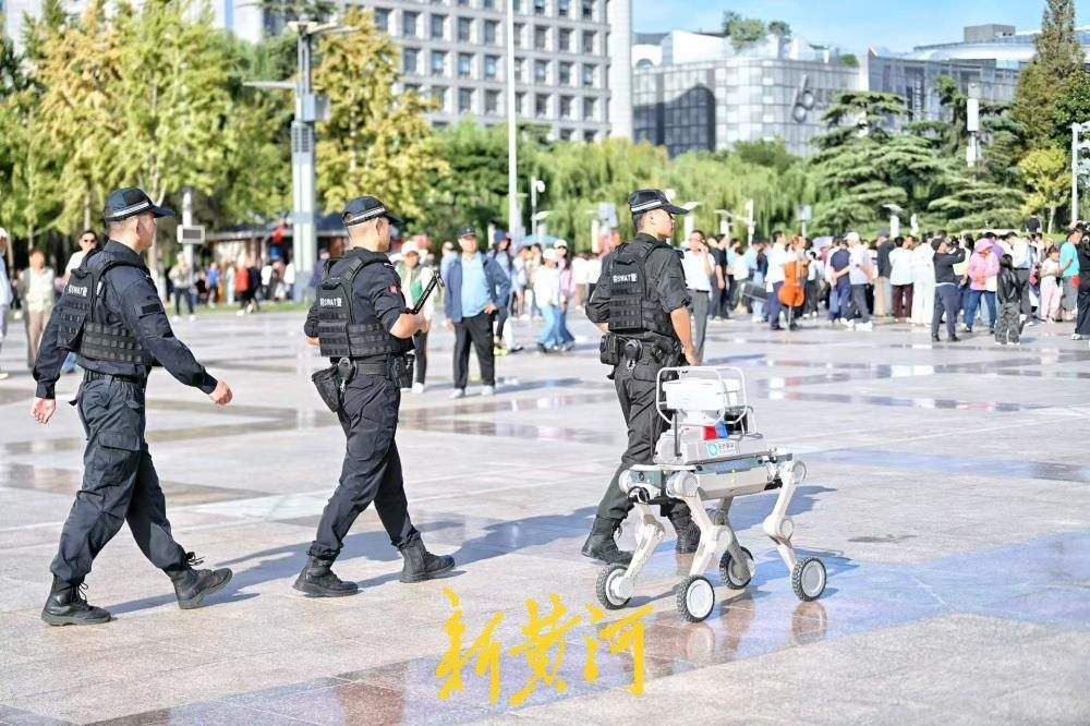 硬核守护！济南特巡警数智警犬助力国庆安保
