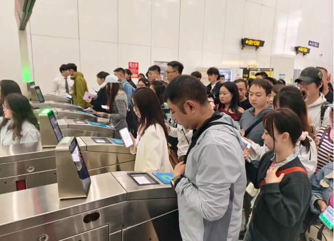 乘地铁，寻老舍笔下的济南