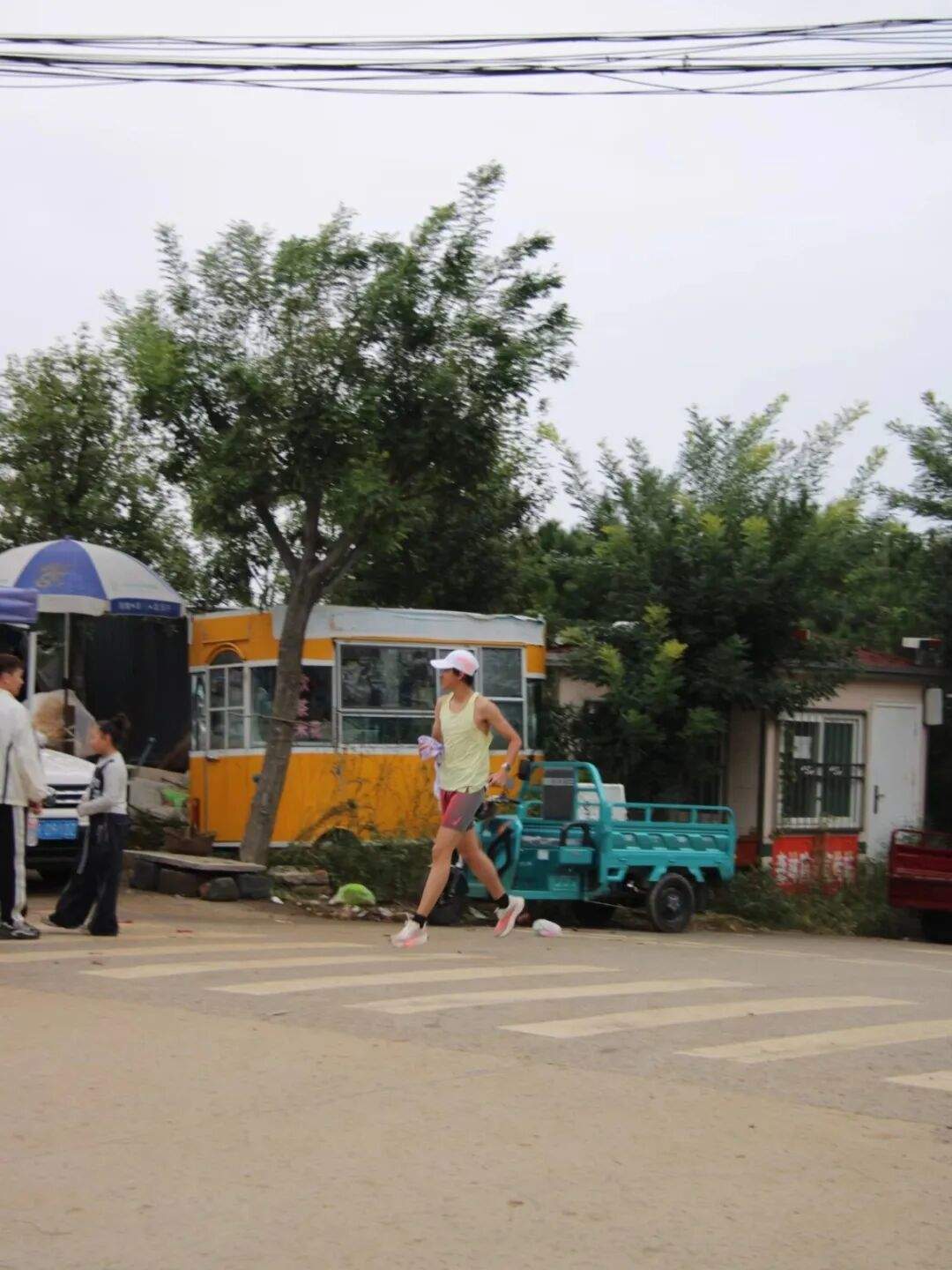 山大附中版强风吹拂!13名少年接力跑完成148.73公里“泰山驿传”