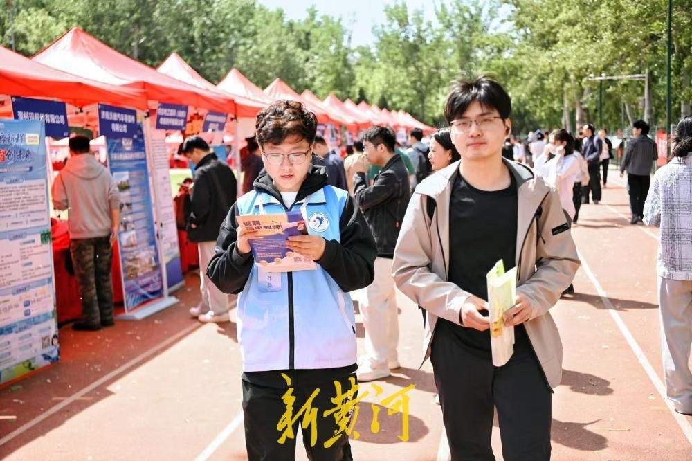 海右人才驻济高校行 济南大学开启专场招聘会