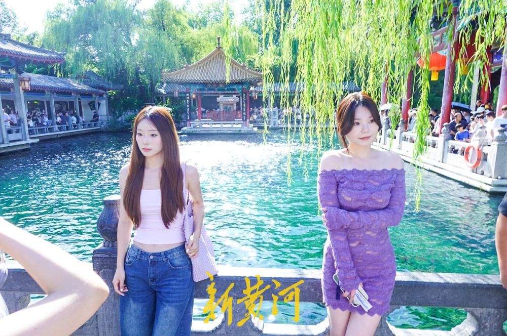 泉水汩汩迎秋客，济南趵突泉迎来错峰赏泉潮