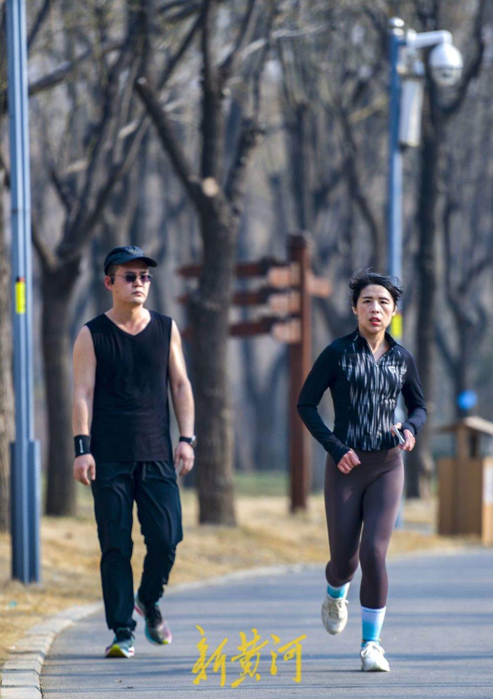 二九寒天迎来好“光”景  公园漫步沐浴暖阳 