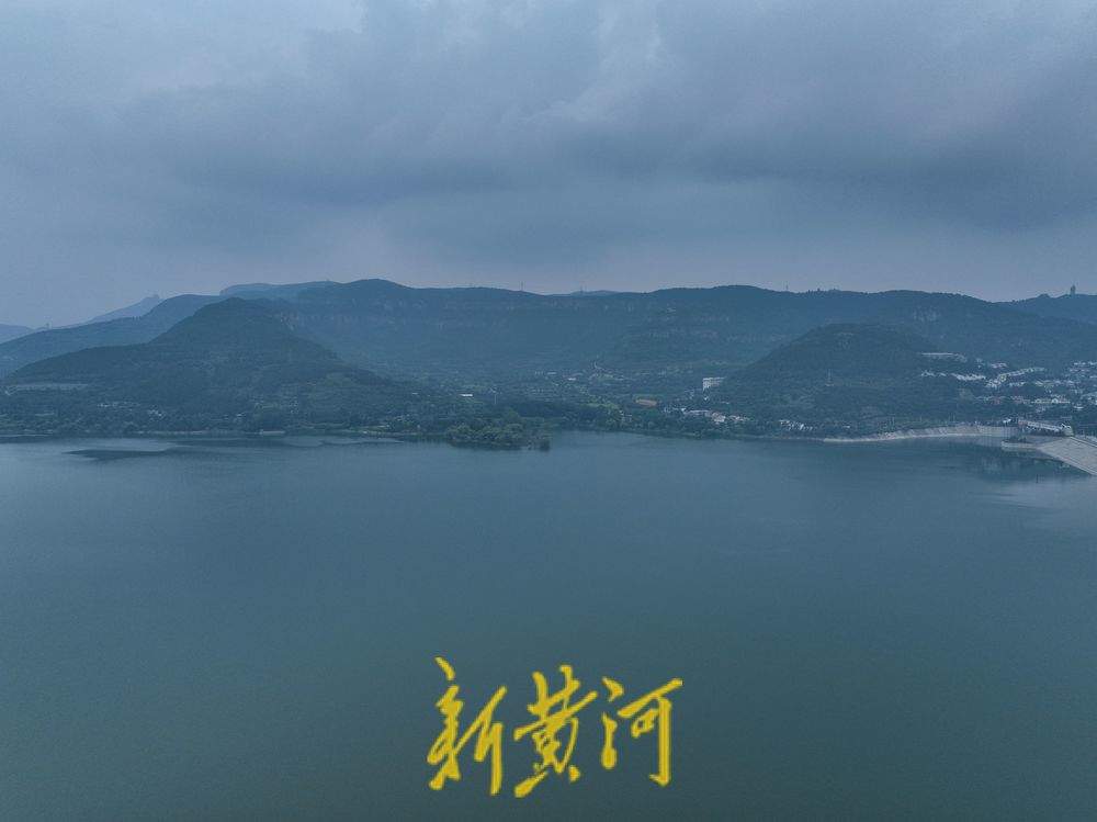云雾缭绕 济南卧虎山水库宛如“水墨画”