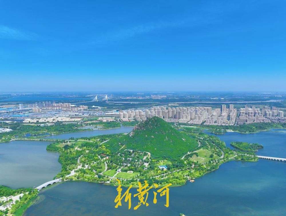 初夏景致入画来，济南华山湖满目青翠焕新颜