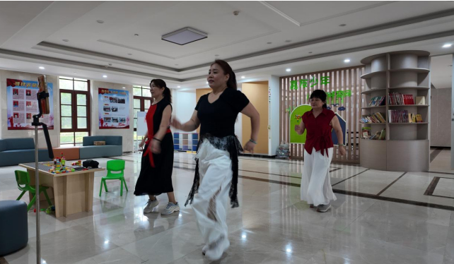 融媒·见证丨随迁老人口中，“你们这里”成了“咱们社区”：“异乡客”变“当家人”