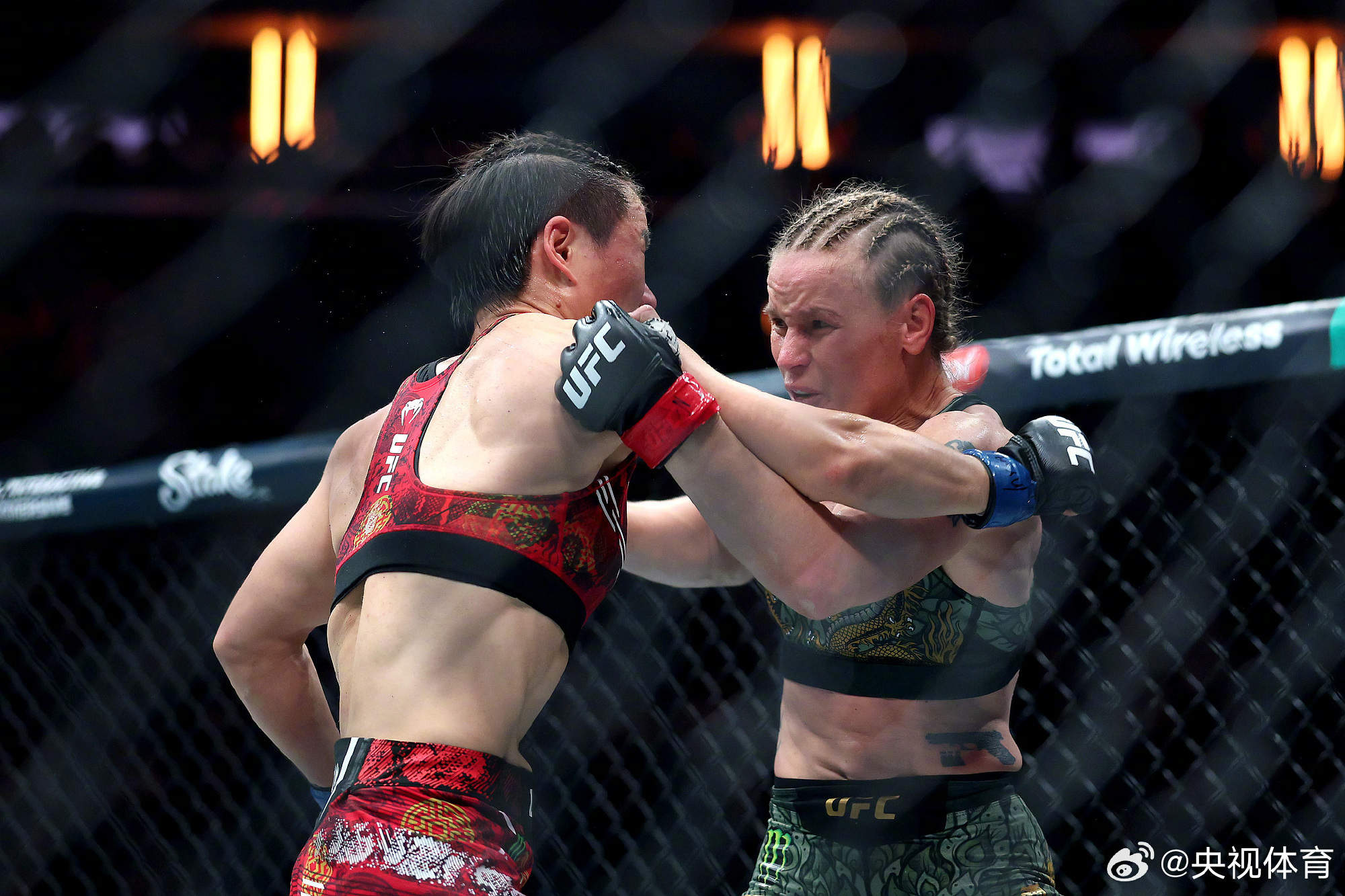 惜败！张伟丽不敌舍甫琴科 无缘蝇量级冠军