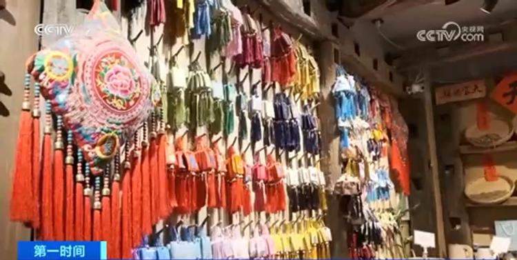 穿旗袍、住老洋房……入境游优惠再升级外国游客体验地道年味