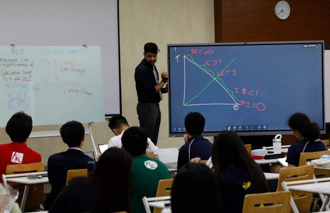 捷报!宏文学校青岛校区问鼎顶级学术论文竞赛,全球前3%斩获佳绩