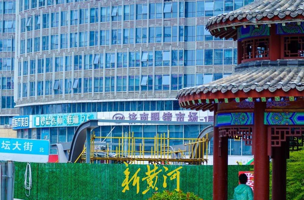 济南地铁6号线北坦站出入口揭面纱，地面道路将逐步恢复