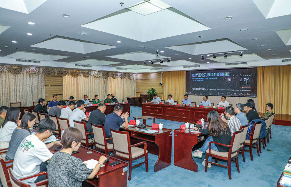 这名“95后”博士生，把科幻网文写成优秀作品