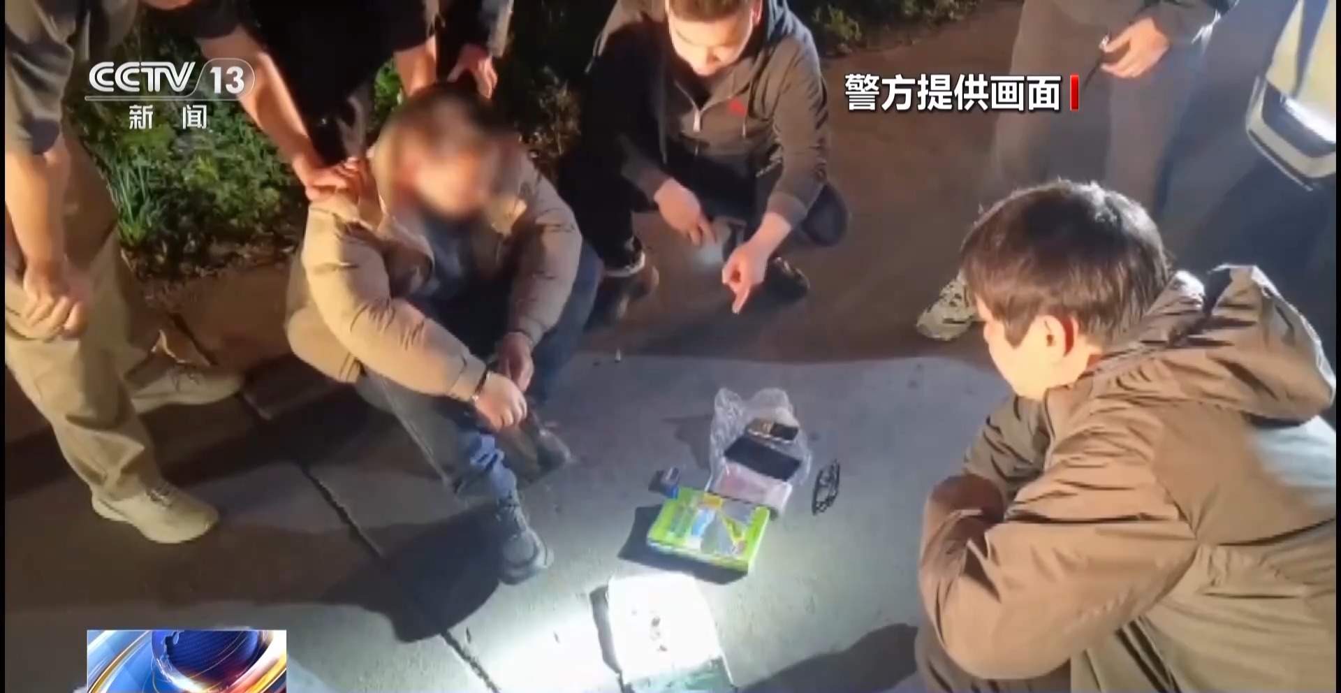 摩托车大盗假扮“熟人”骗金饰 民警蹲守多日成功抓捕