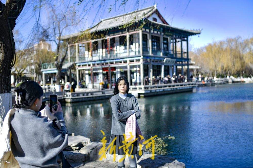 “泉”在济南冬游记｜泉城冬日暖意融融，泉池宛如水墨丹青画 