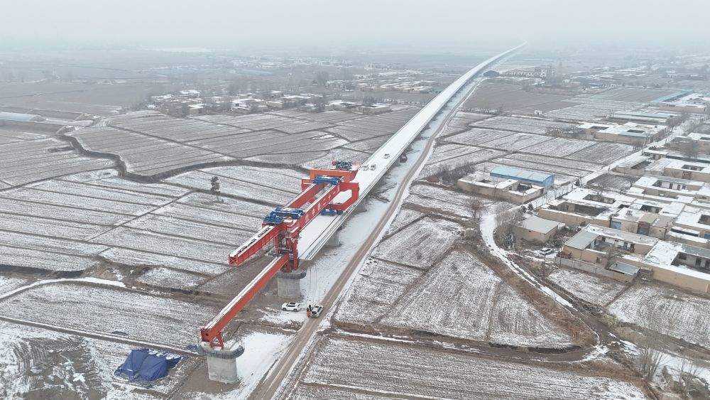 青春正当燃！兰张高铁的“数智脊梁”