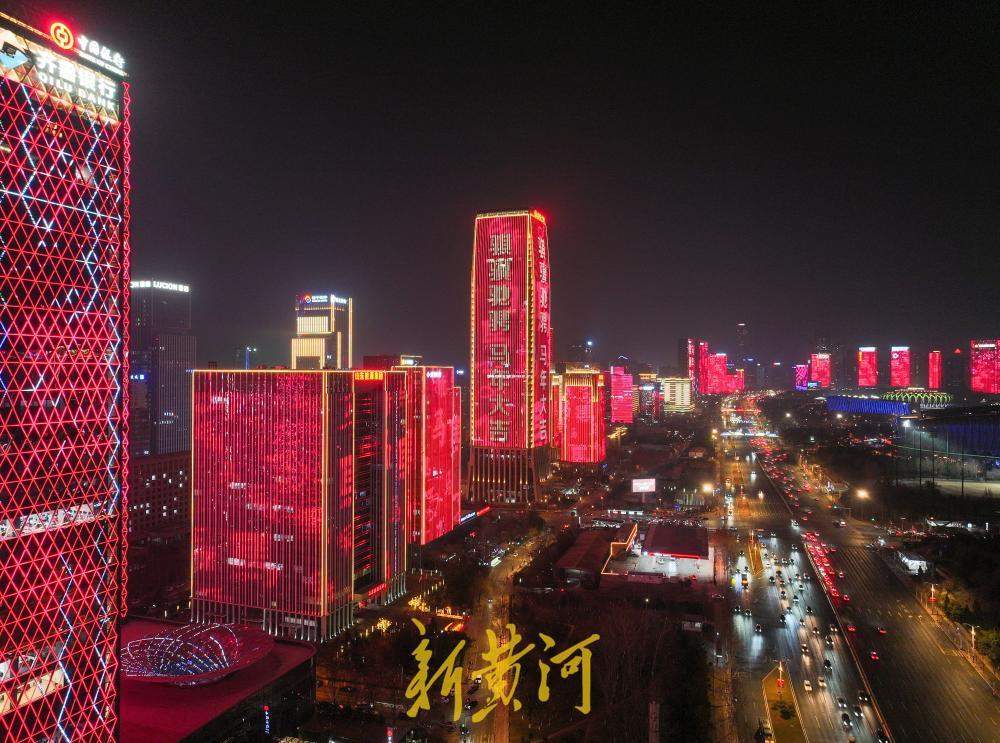 “泉”在济南过大年｜光影为笔绘年味！经十路灯光秀点亮新春氛围