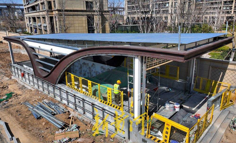 轨道交通4号线地下车站出入口初露端倪