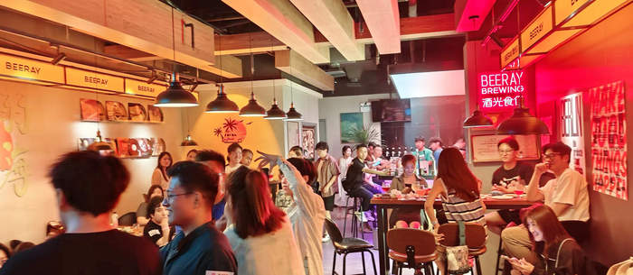 济南兴起Citydrink，微醺漫步中打卡“夜泉城”