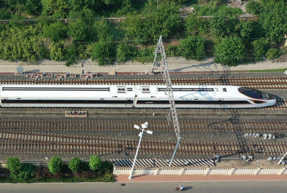 中国高铁版图再织密 高质量发展添动能