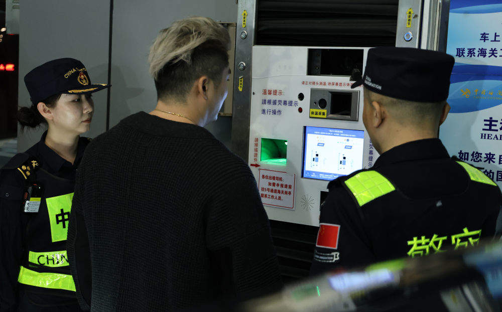 “粤车南下”入境香港市区正式实施 粤港“双向奔赴”加速大湾区融合