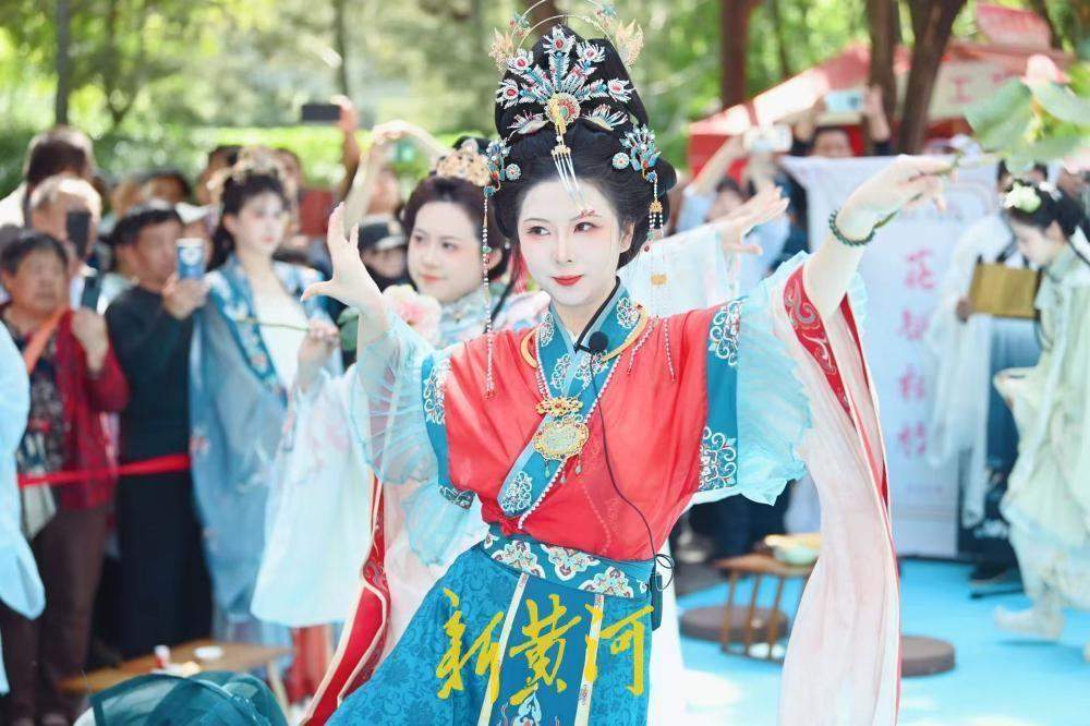 济南千佛山“三月三”民俗文化庙会开幕 将持续至5月5日