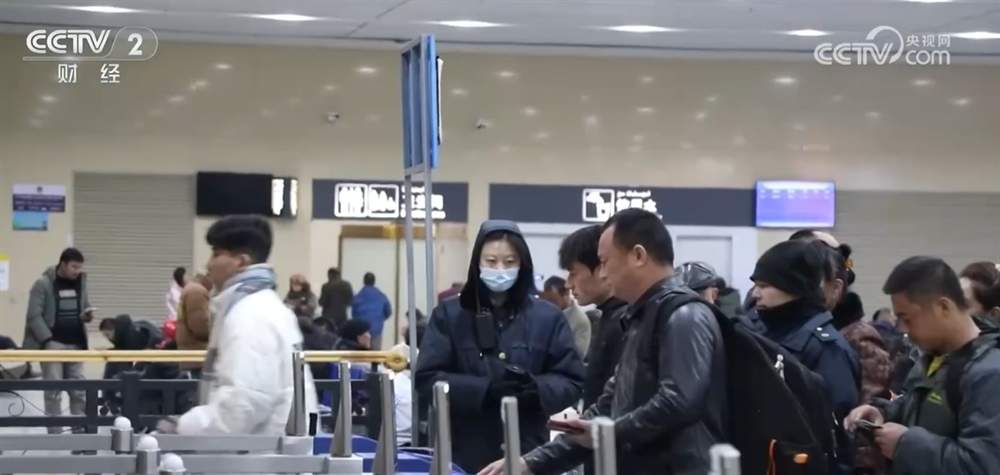 春运第三天跨区域人员流动量预计超1.9亿人次 全力保障平安有序出行