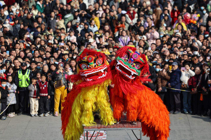 钟华论:在中国式现代化新征程上策马奔腾