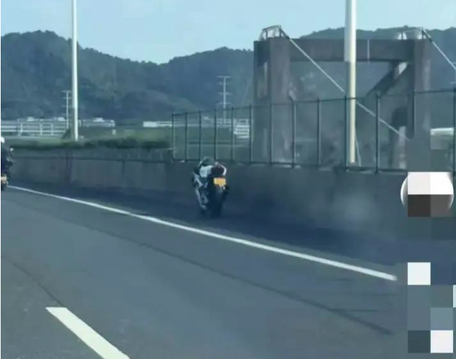 浙江高架惊现“无人驾驶”摩托车？张雪机车发文急寻车主
