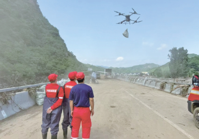 北京强降雨致136个村电力中断，30人不幸遇难