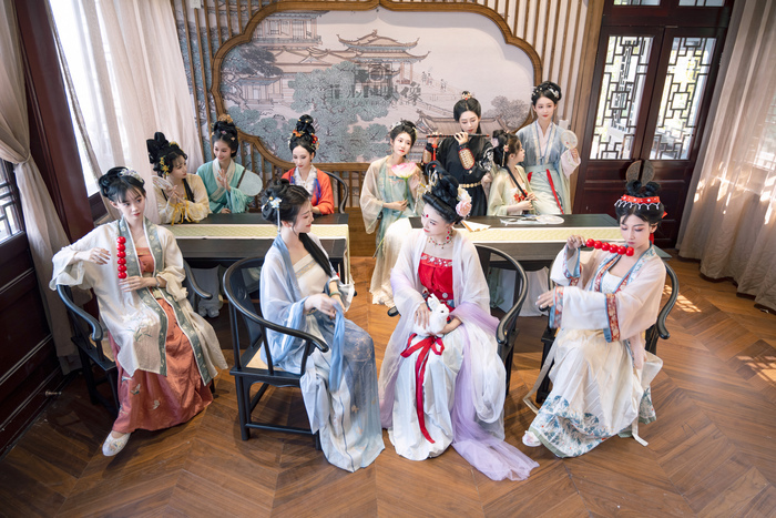 当千年泉城邂逅汉服花朝在繁花中体验浪漫盛世