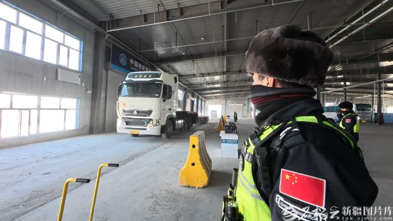 卡拉苏口岸客货流量双增长