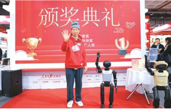 工地大叔刘诗利网络走红——“阅读改变了我的生活”